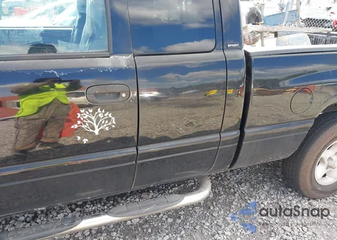 2001 Dodge Ram 1500 St из США, поврежденный, VIN 1B7HC13Z91J613143